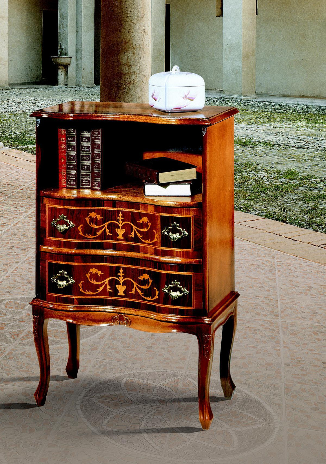 Barokke houten commode in antieke stijl, bruin, Italiaans design