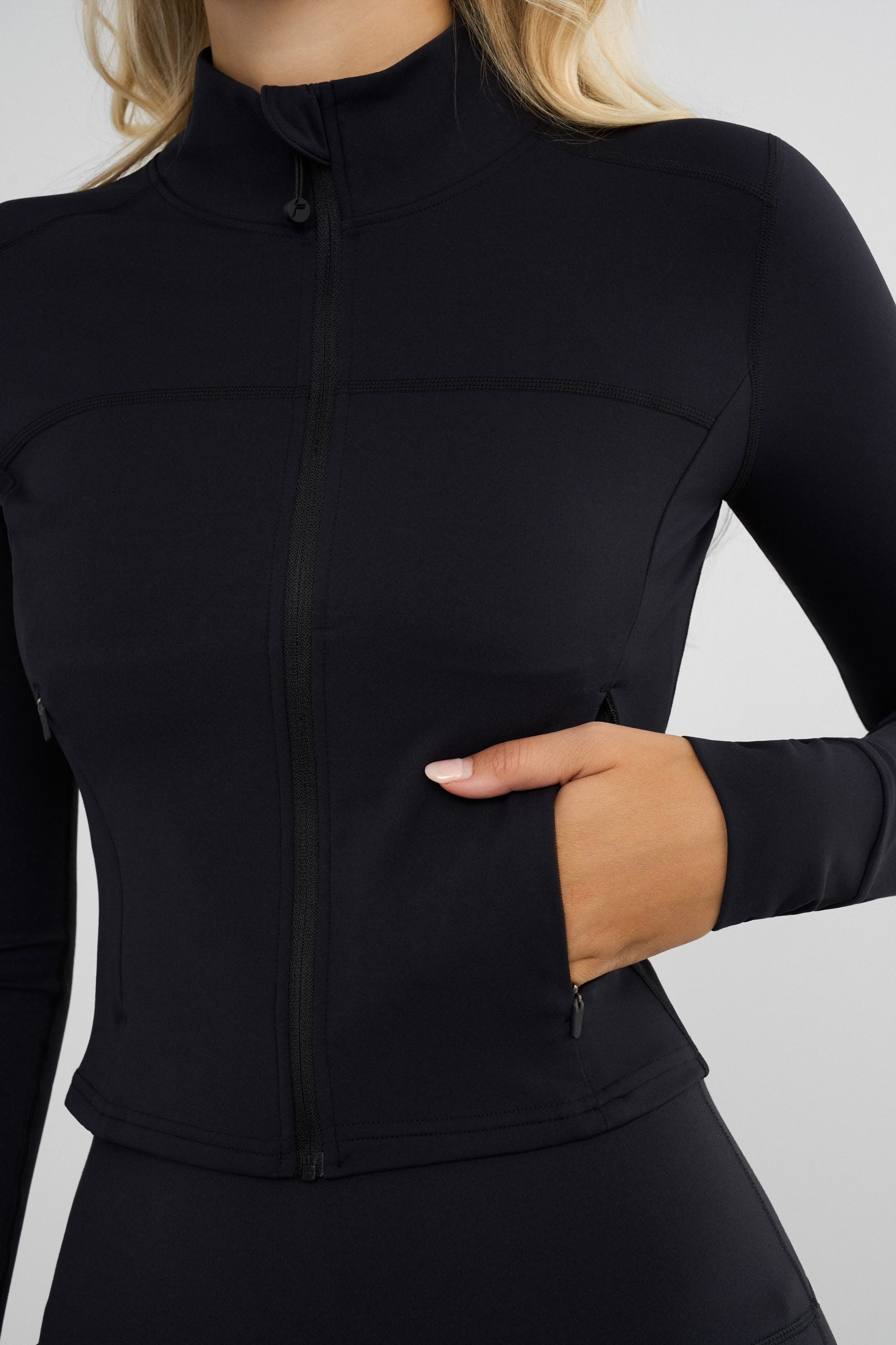 FAMME - Cropped Softy Jacket - Black / XL