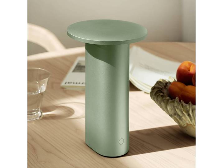 FRITZ HANSEN LED Tischlampe Solae, dimmbar, grün, für Wohn- / Esszimmer, Aluminium, Modern, LED Tischlampe