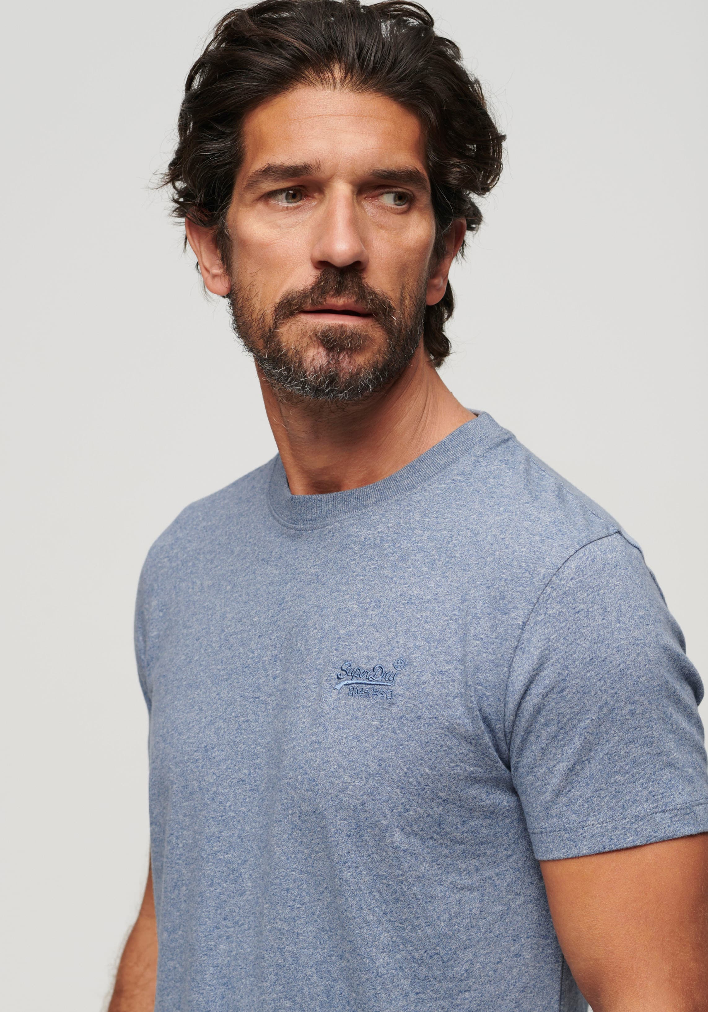 Rundhalsshirt SUPERDRY "ESSENTIAL LOGO EMB TEE", Herren, Gr. XL, blau (bay blau), Single Jersey, Obermaterial: 100% Baumwolle, unifarben, slim fit hüftlang, Rundhals, Shirts Rundhalsshirt, aus Baumwolle und Single Jersey, Slim Fit, Kurzarm, hüftlang bay b