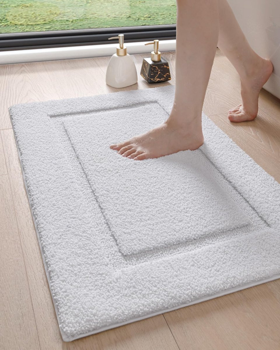 Unyqoos Zachte en absorberende badmat met antislip voor badkamer en douche