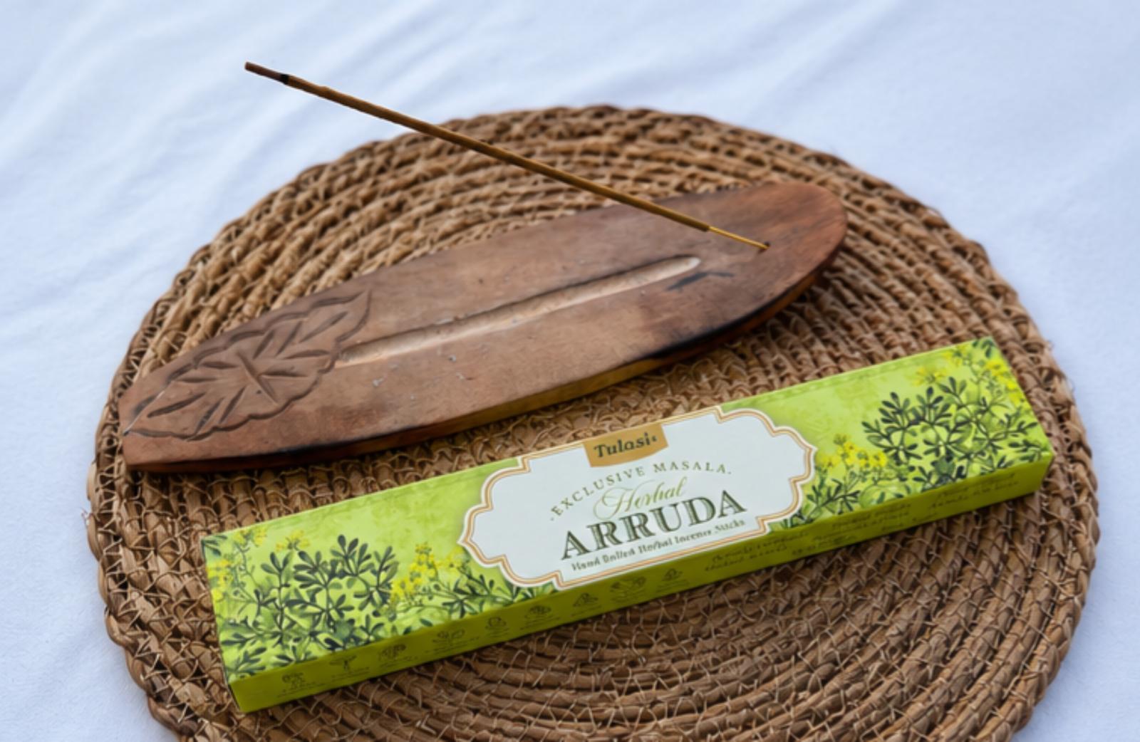 Catrinabycriss SAHUMERIOS - Incienso de Ruda Tulasi – Protección, limpieza y energía positiva