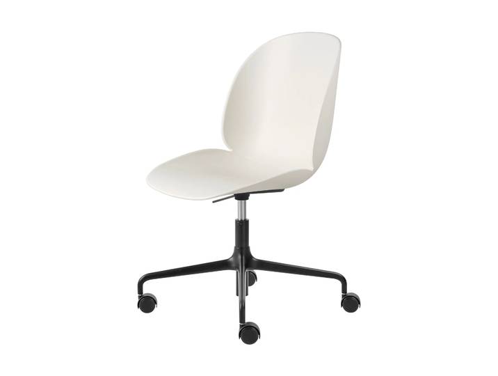 GUBI Chaise de bureau Beetle Meeting Chair Alabaster white-black