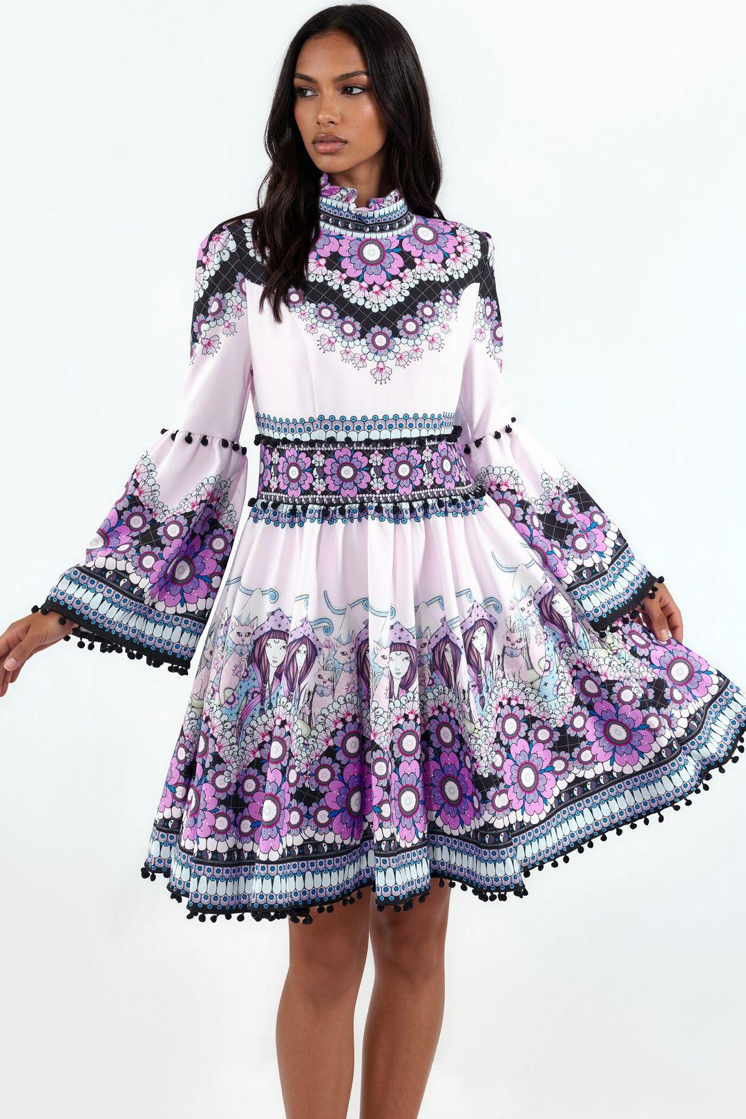 Bedrucktes trägerloses Mini-Kleid im Skater-Stil
