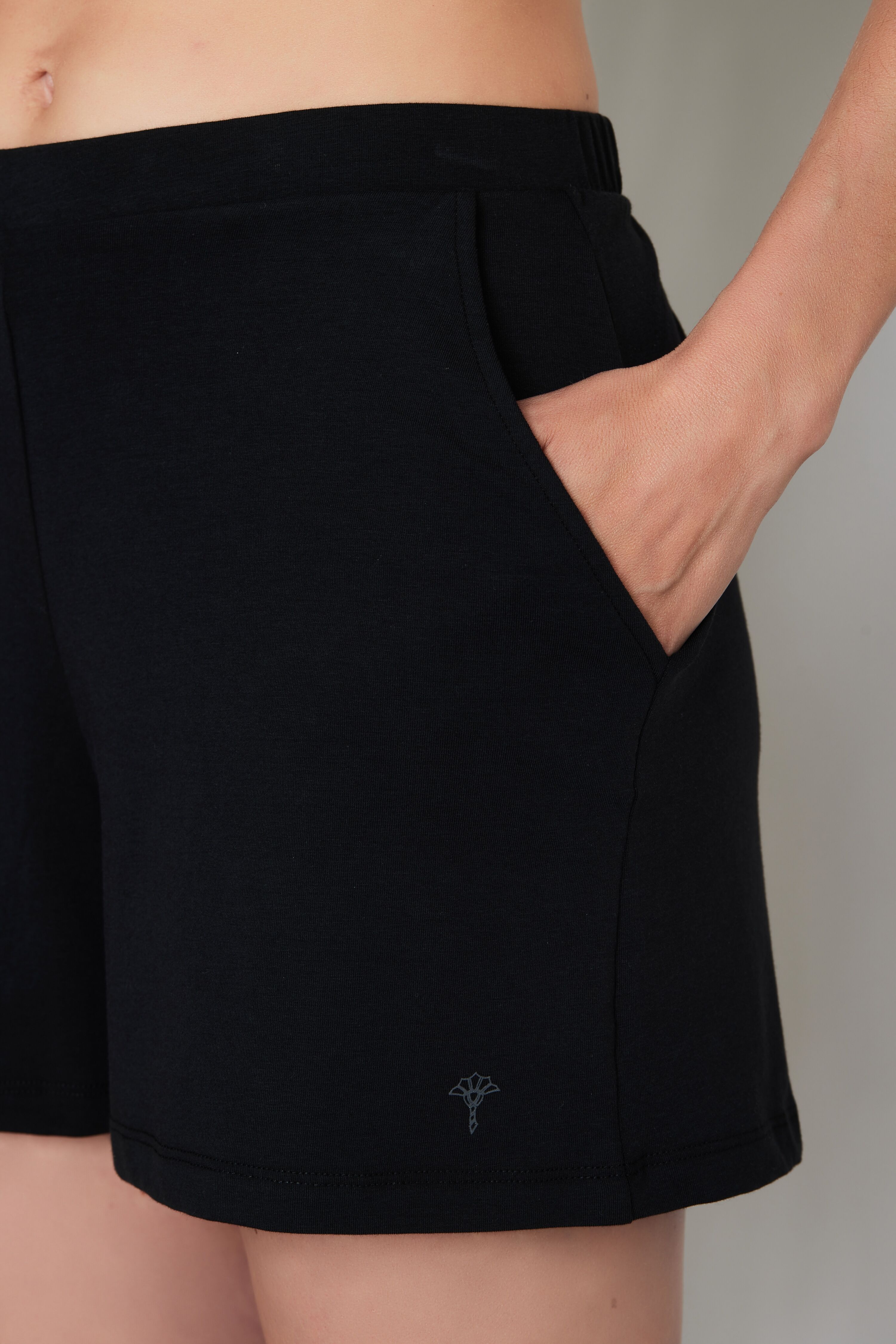 Joop! Shorts JOOP "Cosy", Damen, Gr. 42, N-Gr, schwarz, Jersey, Obermaterial: 95% Baumwolle, 5% Elasthan, unifarben, Basic ca. Mitte Oberschenkel, Hosen Shorts, mit bequemem Stretchbund schwarz 42, N-Gr