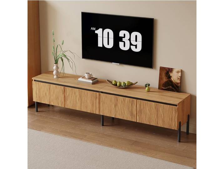 Meuble TV bas AESVAR 180 cm 4 portes ondulees avec rangement ferme et passe-cables coloris naturel