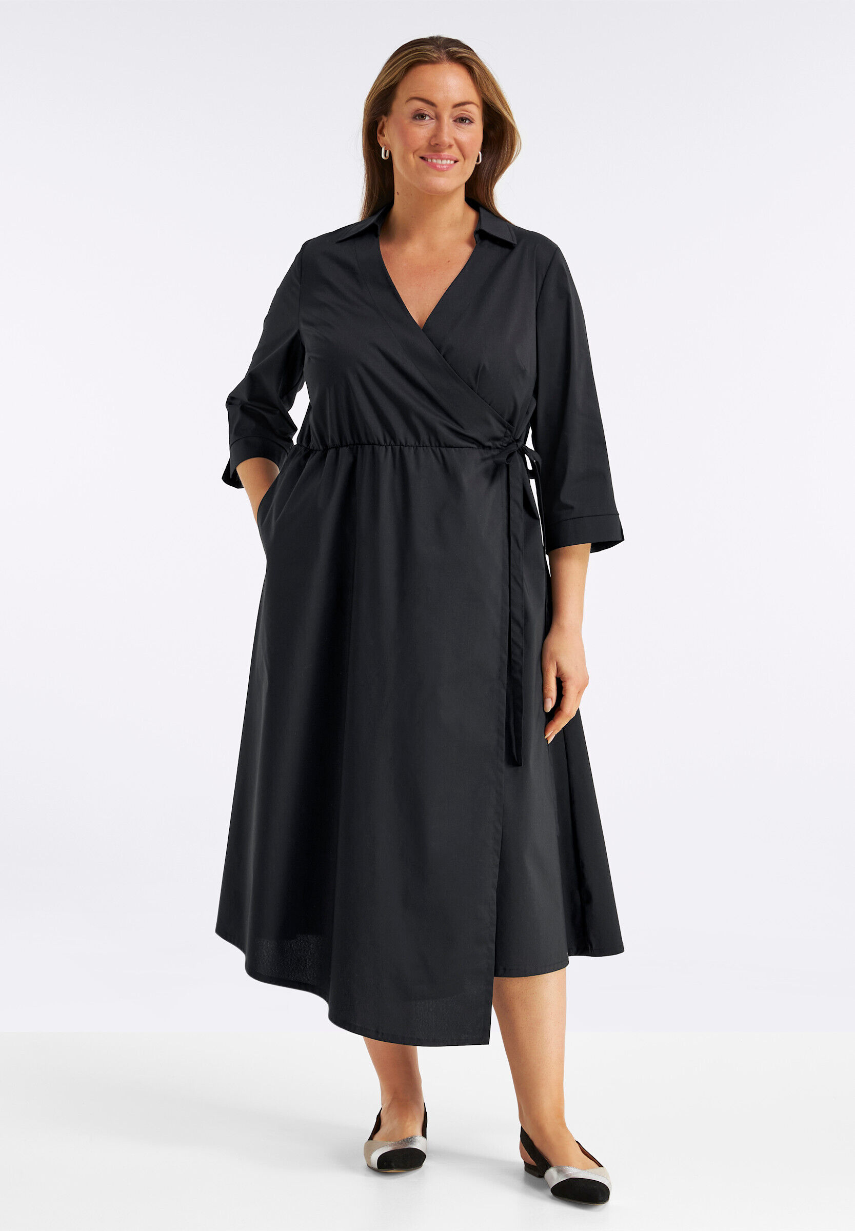 Wickelkleid SHEEGO "Kleid Wickelkleid mit asymmetrischem Saum", Damen, Gr. 44, N-Gr, schwarz, Modisch, V-Ausschnitt, Kleider Wickelkleid