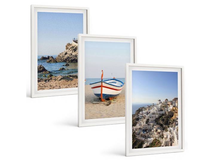 BILDER SET 3er Set - 40x60 cm Weißer Rahmen - Ansichten von Griechenland mit einem Boot und Häusern