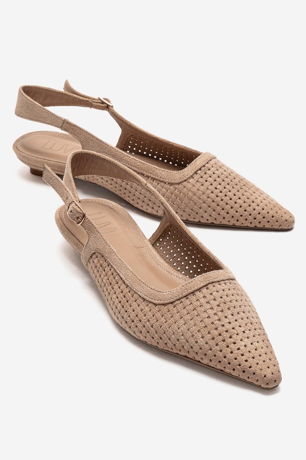 Aviva Slingback Spitzer Zehen Pumps