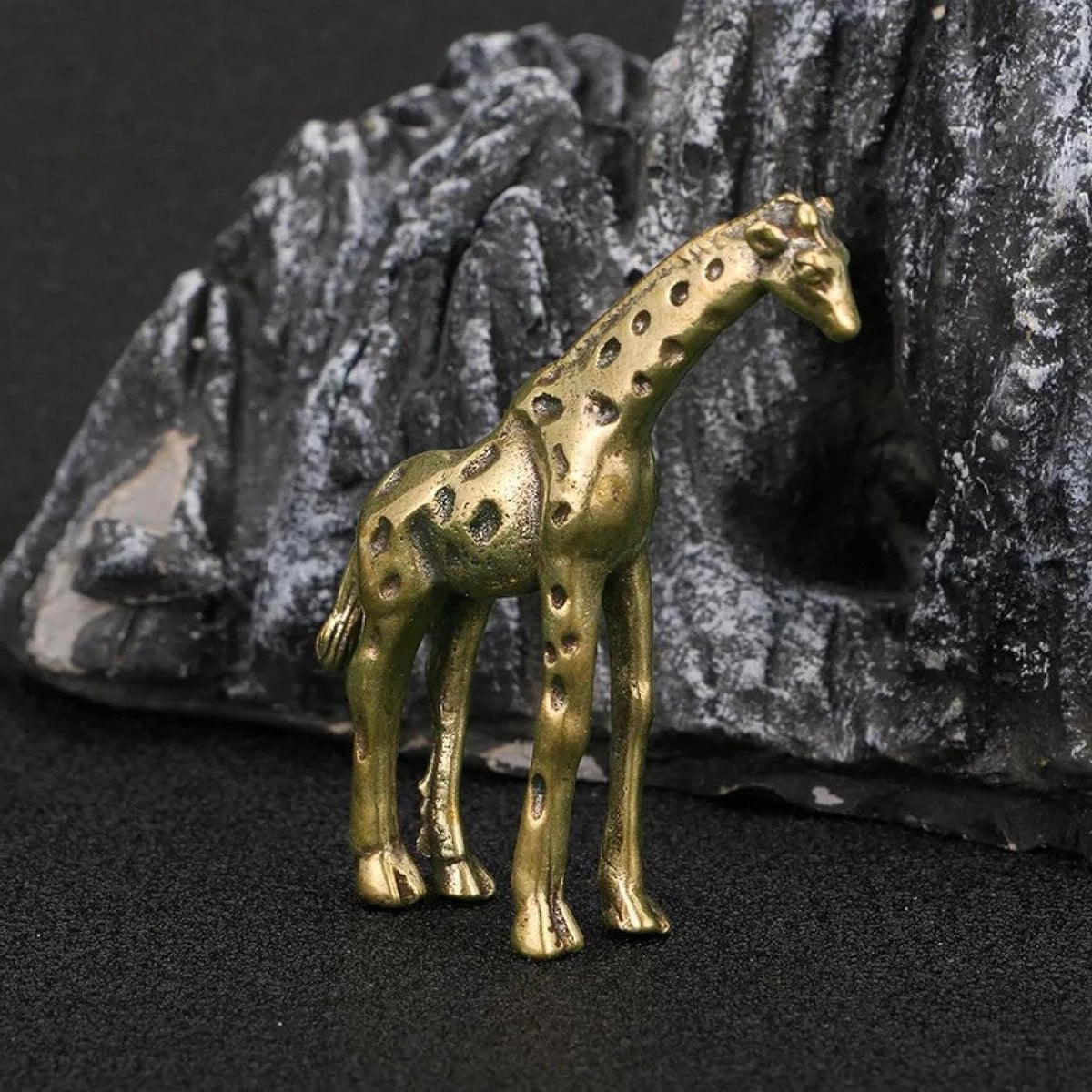 Messing Giraffe Beeldje in Brons - Vintage Dieren Miniatuur voor Huisdecoratie - 5,5 x 5 cm