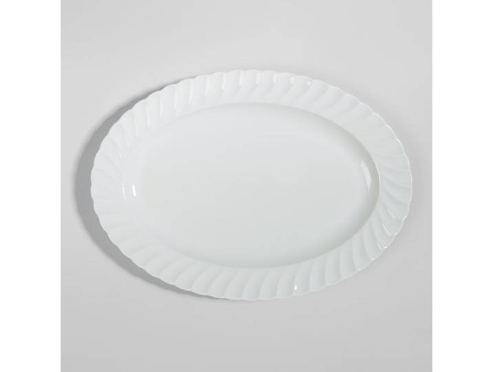 Weiße Porzellanschale mit spiralförmigem Rand