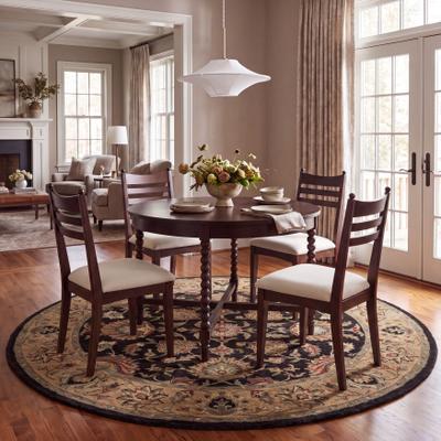 SAFAVIEH Handmade Heritage Chrissy Traditional Oriental Wool Rug