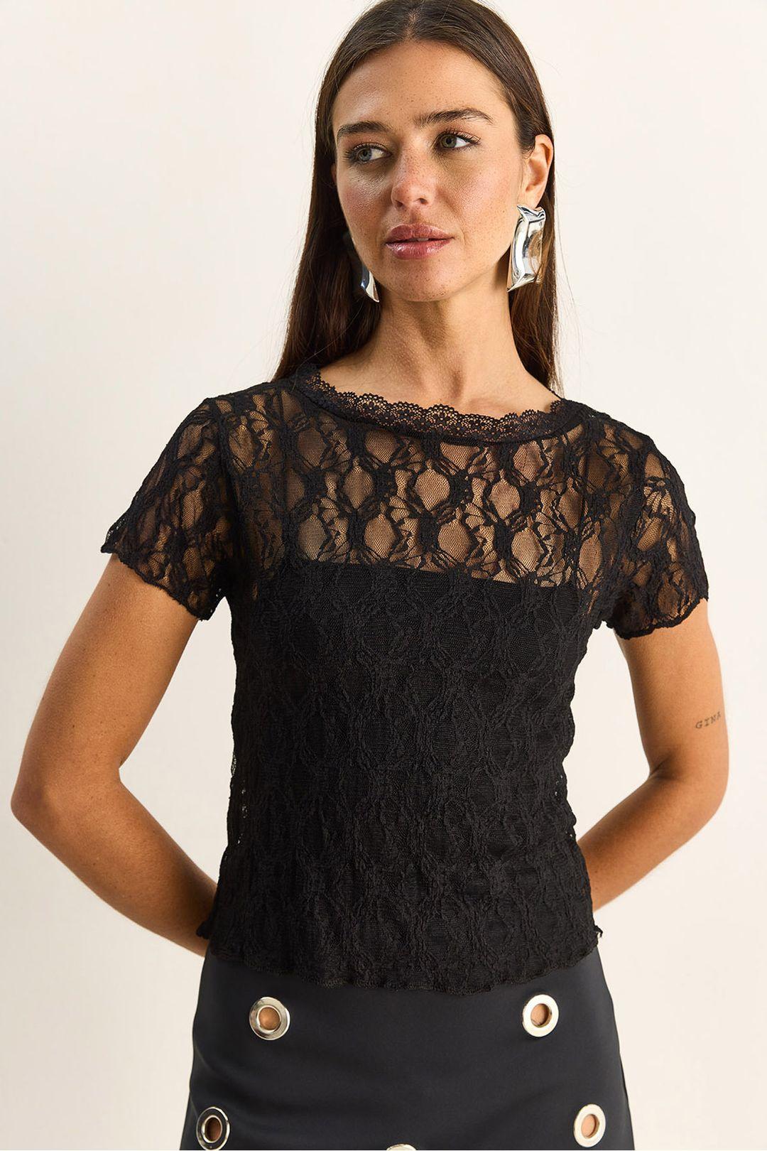 Kant Crew Neck Blouse