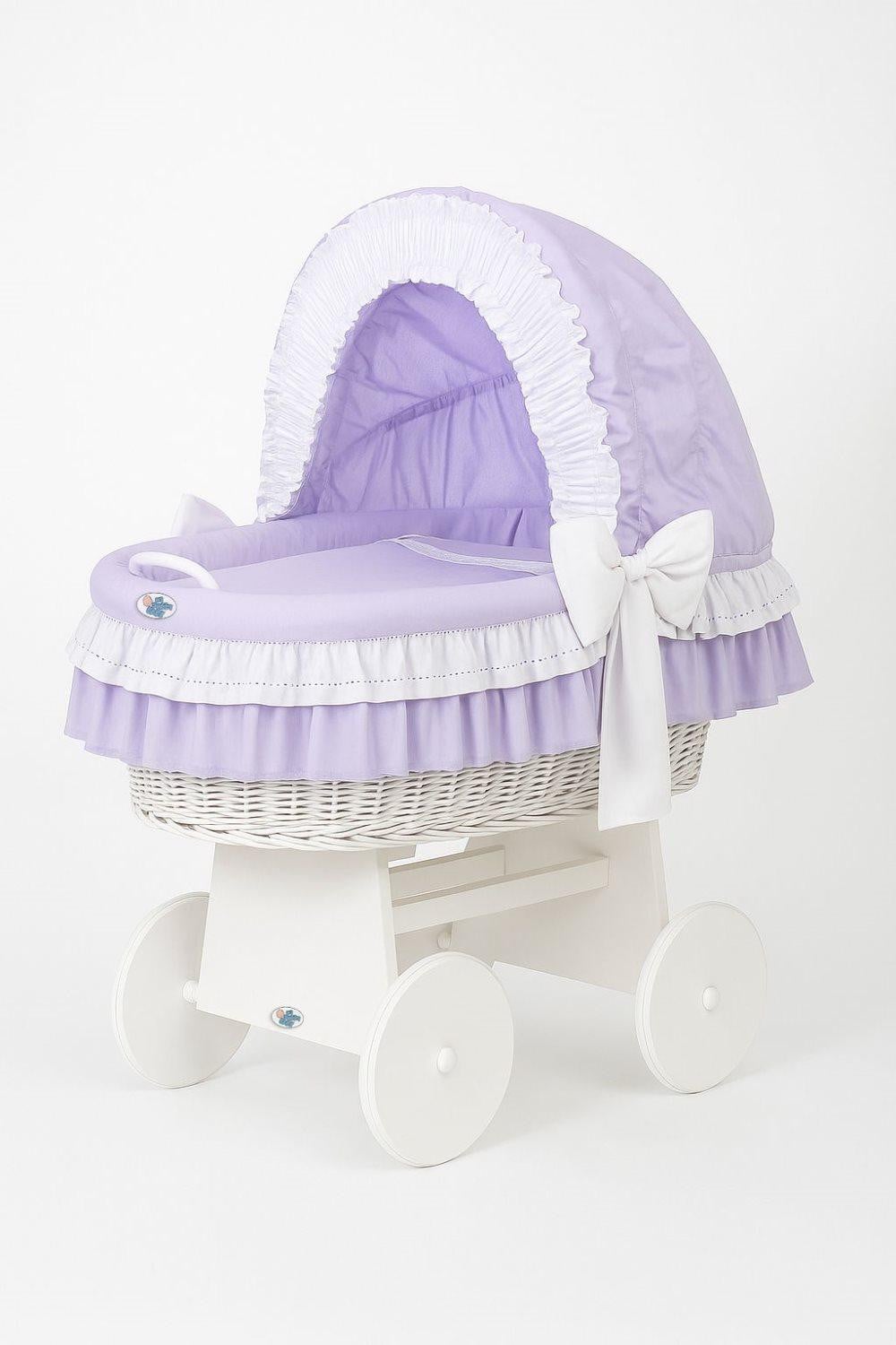 BellaFurn Handgemaakt Babybadje van Gevlochten Materiaal met Houten Voetstuk en Paars Beddengoed
