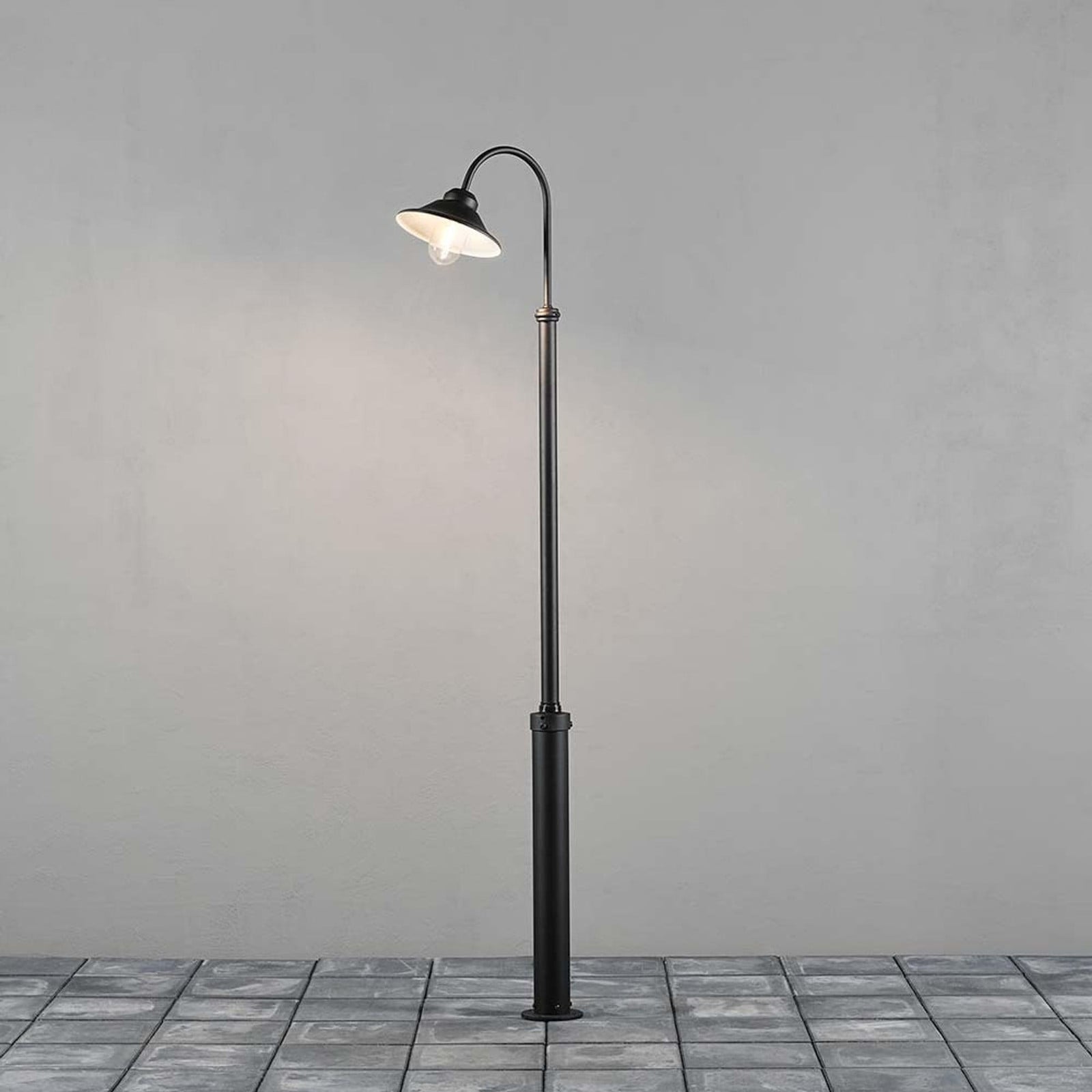 Konstsmide Vega staande tuinlamp zwart