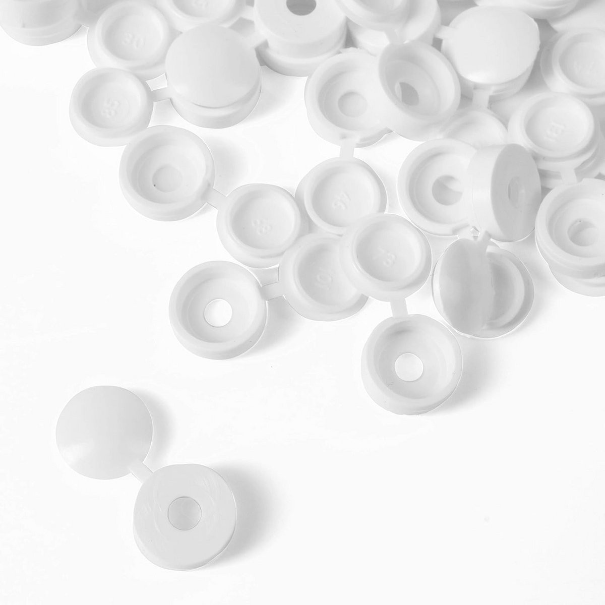 100 stuks witte scharnierende kunststof schroefdeksels voor meubels en kasten