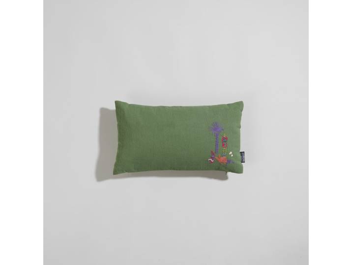 Grünes Baumwollkissen mit mehrfarbiger Stickerei, 35 x 20