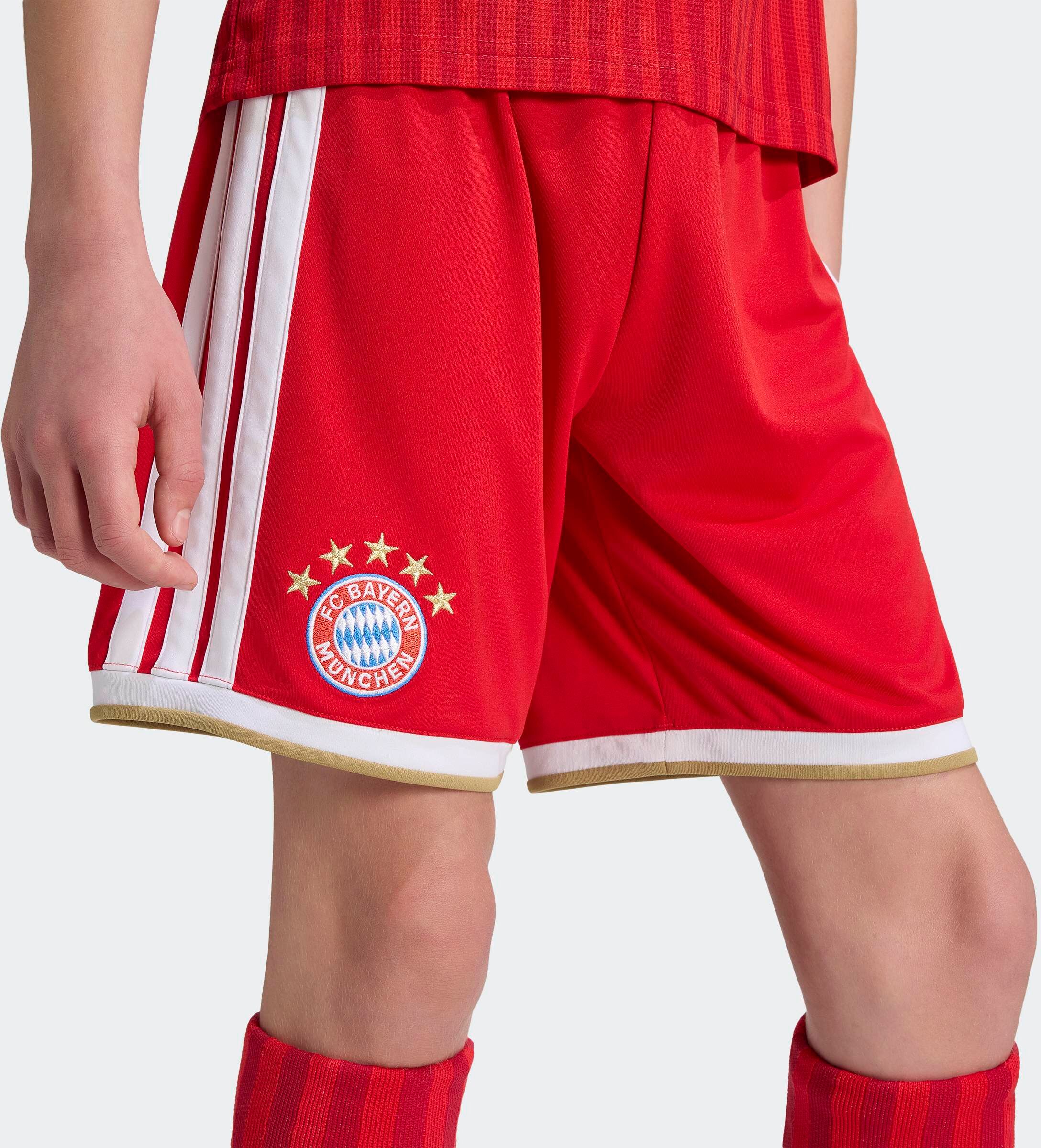 Trainingsshorts ADIDAS PERFORMANCE "FC BAYERN MÜNCHEN 26/27 KIDS", Damen, Gr. 128, N-Gr, rot (better scarlet,), Obermaterial: 100% Polyester, Hosen Trainingsshorts, reguläre Passform, für Fussball, mit Vereinslogo better scarlet, 128, N-Gr
