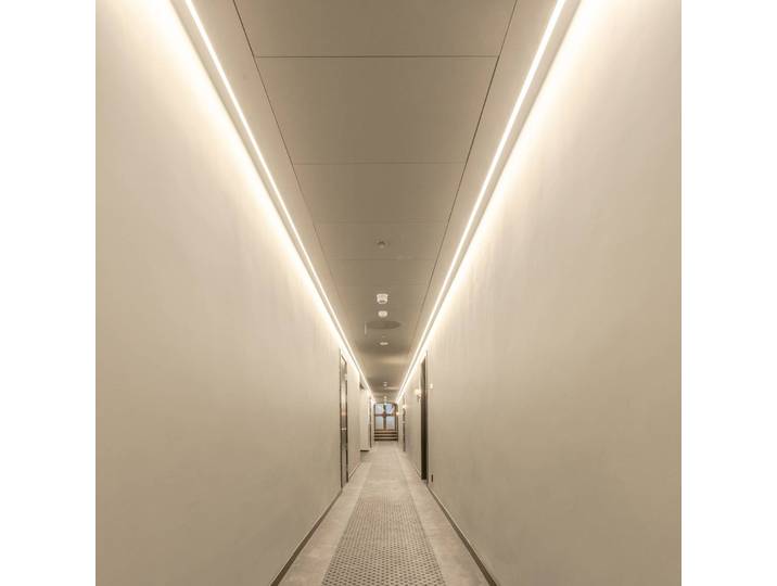 The Light Group SLC LED-Strip Ultra Long iCC IP20 30m 240W 2.700K iCC, dimmbar, weiß / opal, für Wohn- / Esszimmer, Kunststoff, Modern