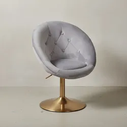 KADIMA DESIGN Chesterfield-Loungesessel ADDA: 360° Drehfunktion, Samtbezug, Trompetenfuß, 67x80-100x62 cm, Grau.