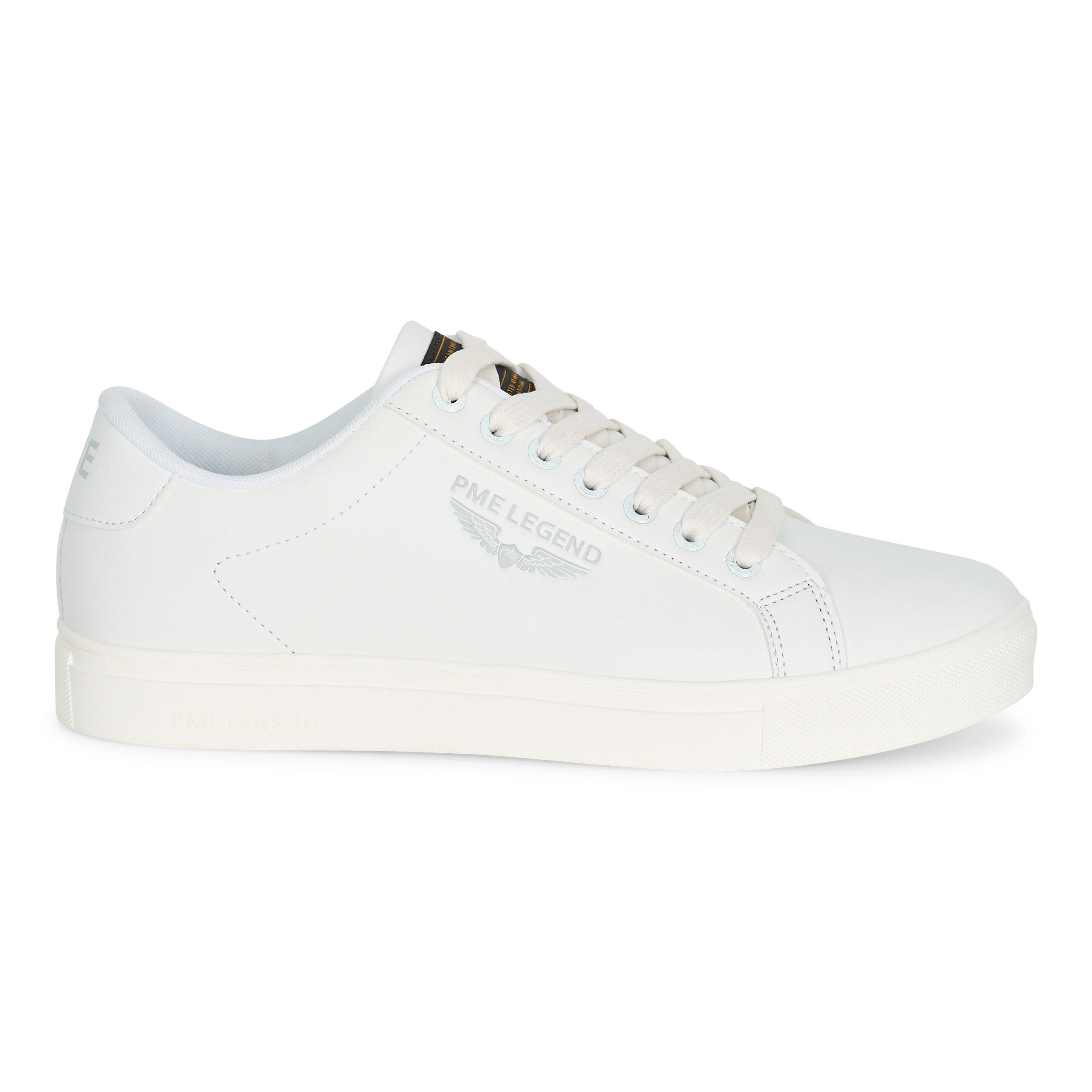 PME Legend Turnschuhe für ihn. Die Turnschuhe sind aus hochwertigem Kunstleder und Textil gefertigt. Der Turnschuh hat eine herausnehmbare EVA-Einlegesohle, die für eine angenehme Dämpfung sorgt. Marke: PME LegendModellname: AeriusKategorie: Herren-SneakerMaterialien: Kunstleder/TextilFarbe: weiß