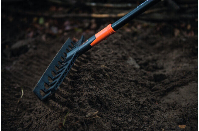 Fiskars Râteau de jardin universel Solid (1003466)