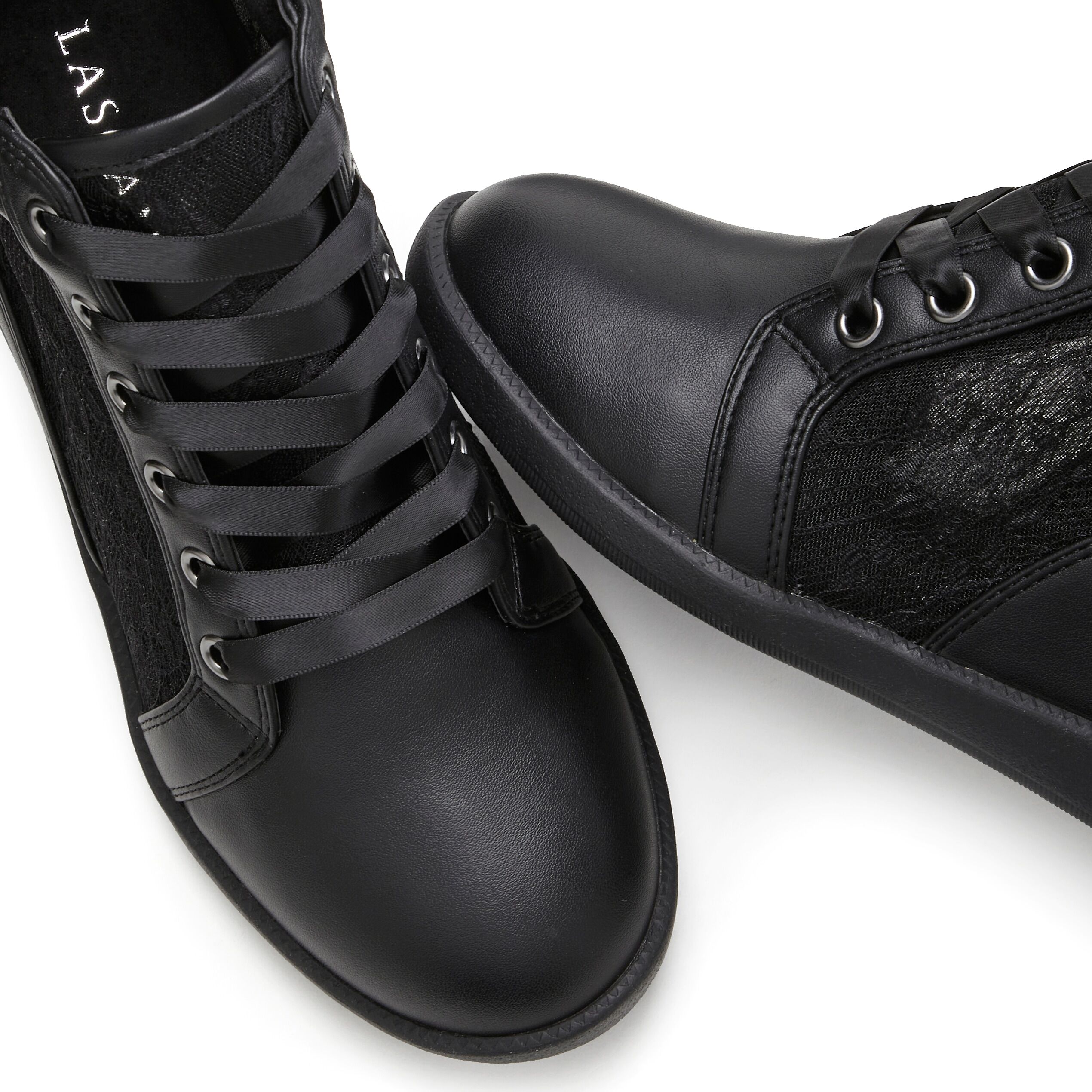 Stiefelette LASCANA "Freizeitschuh, Halbschuh, Keilstiefelette, Sneaker", Damen, Gr. 42, schwarz, Obermaterial: 100% Lederimitat. Decksohle: 100% Lederimitat. Futter: 100% Lederimitat. Laufsohle: 100% Synthetik, leicht transparent, unifarben, Schuhe Stief