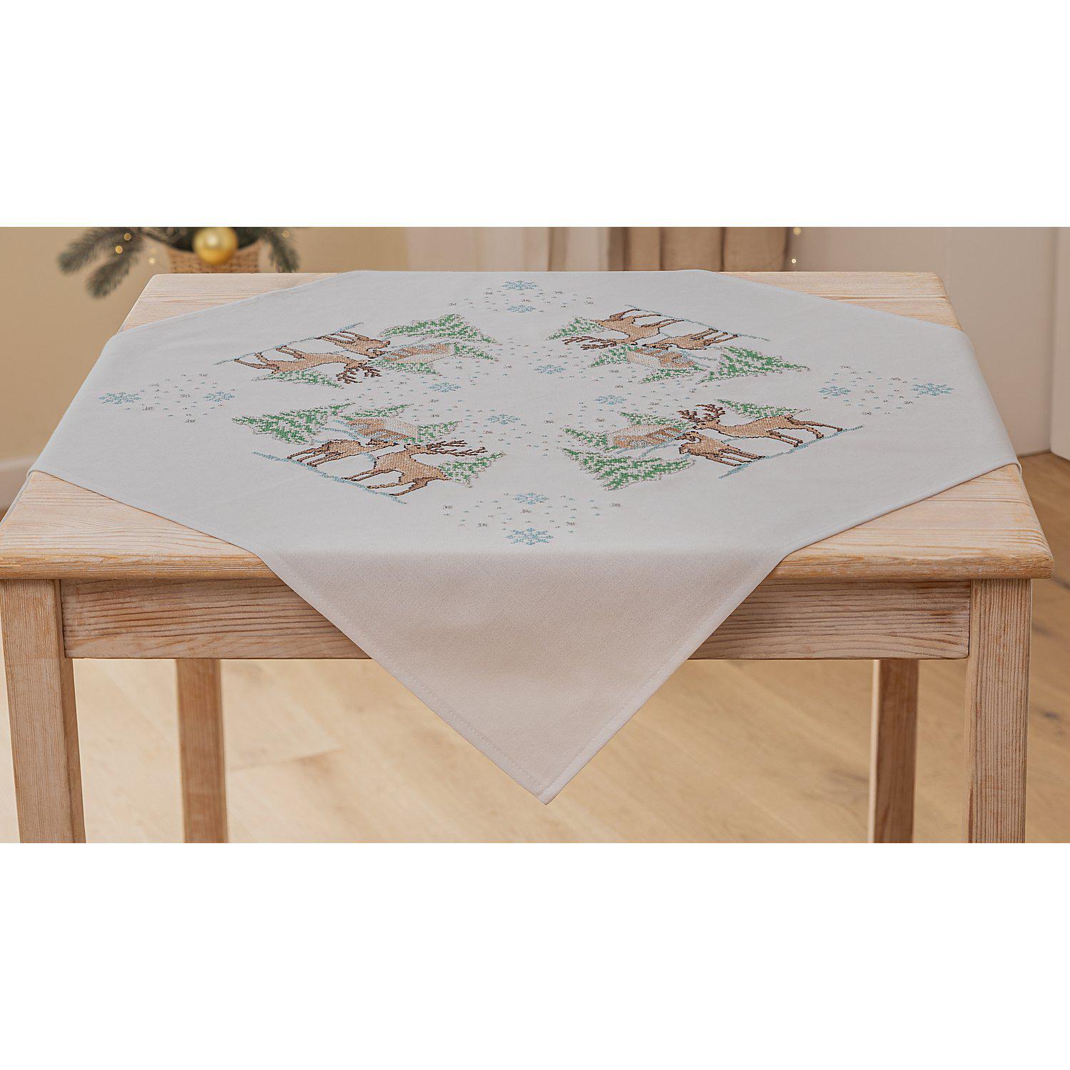 Stickmitteldecke "Rehe Winterlandschaft"