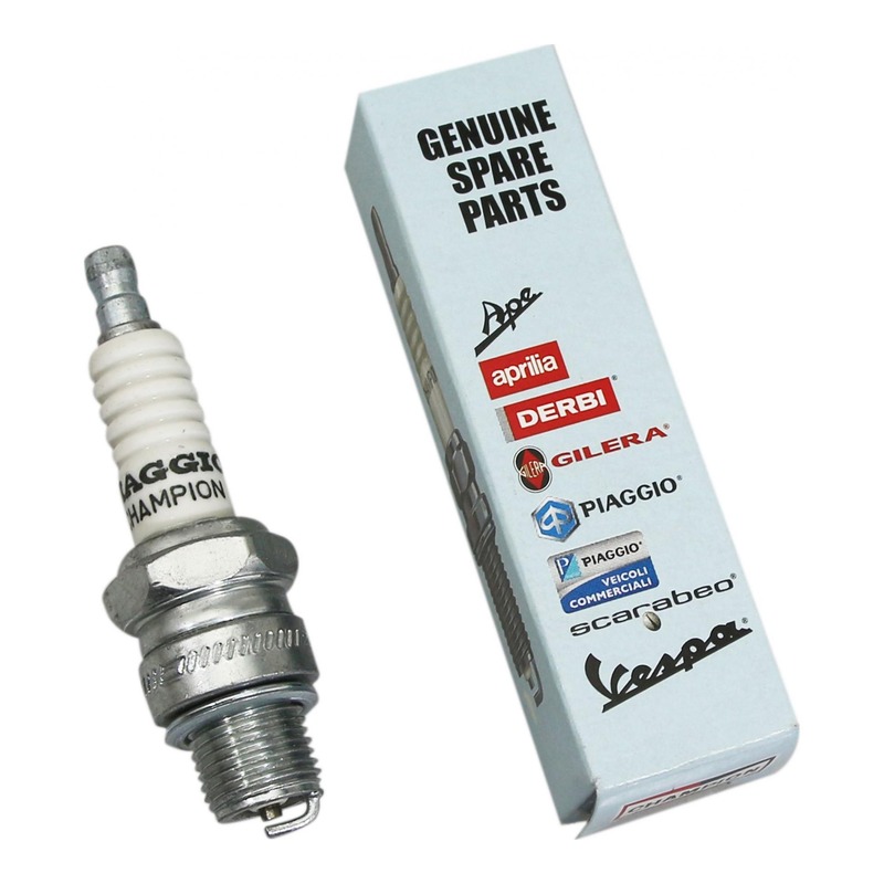 Bougie Champion P82M 438070 pour Piaggio Ciao Mix
