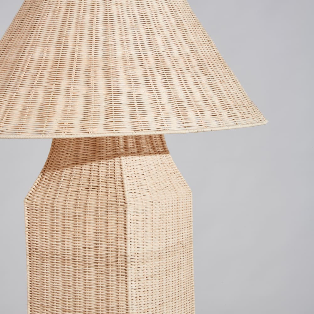 Maisons du Monde Lampadaire conique en rotin H149 Beige 71x149x71cm