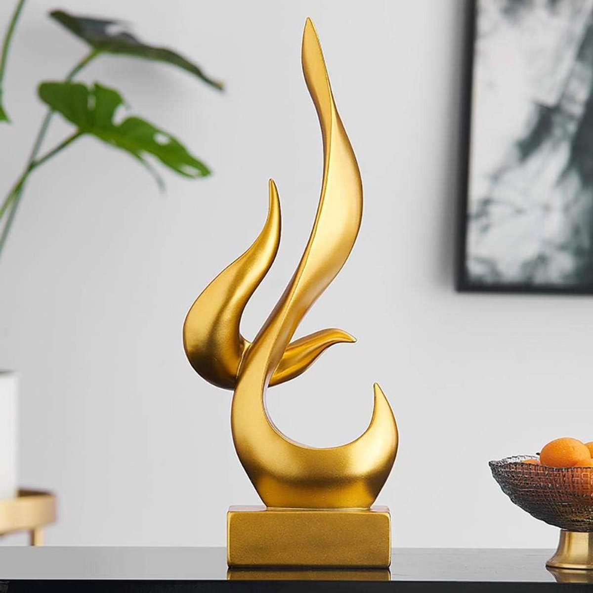 Gouden decoratief beeld van hars in moderne stijl voor op tafel