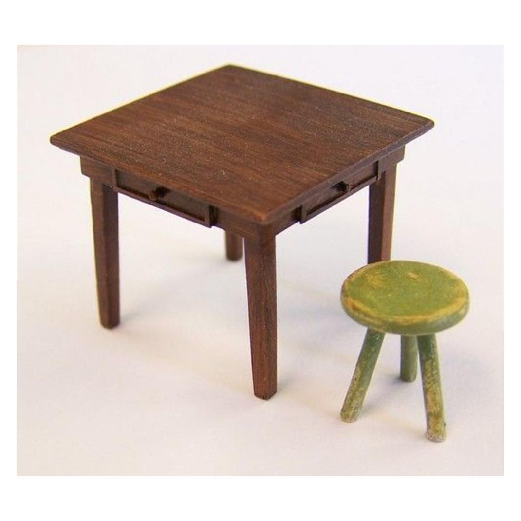 Plus Model Table and seat (EL048)