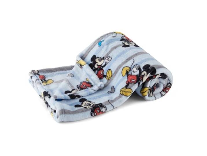 Disney Flanell-Fleece-Babydecke, weich und gemütlich, 76,2 x 101,6 cm, mit Mickey Mouse, Minnie Mouse, Winnie Puuh und Dumbo