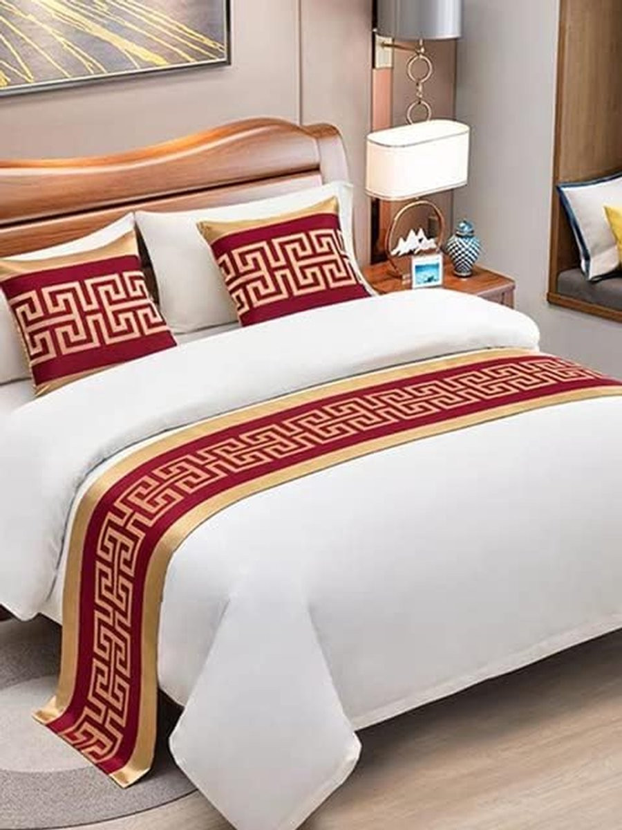 Bed Runner Satijn met Jacquard Patroon - Rood