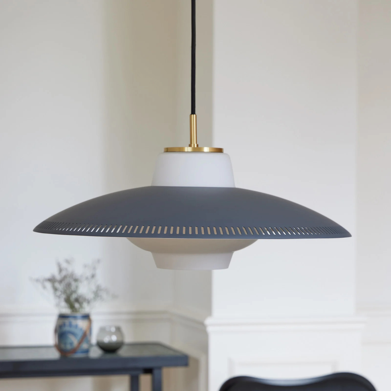 Warm Nordic Opal Shade Hanglamp Ultimate Grey - Scandinavisch Design - Metaal
