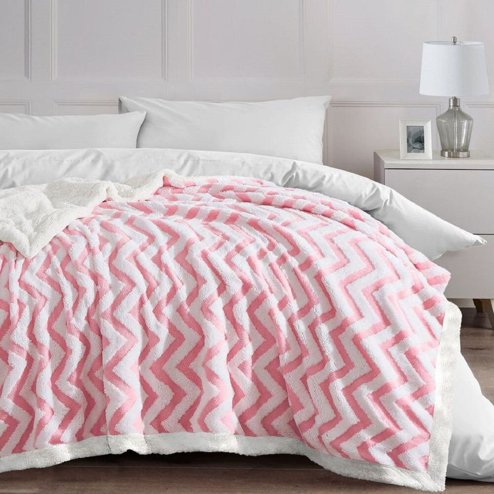 Latitude Run Aayanah Chunky Sherpa Backed Jacquard Chevron Throw Blanket Pink W150 x L200cm