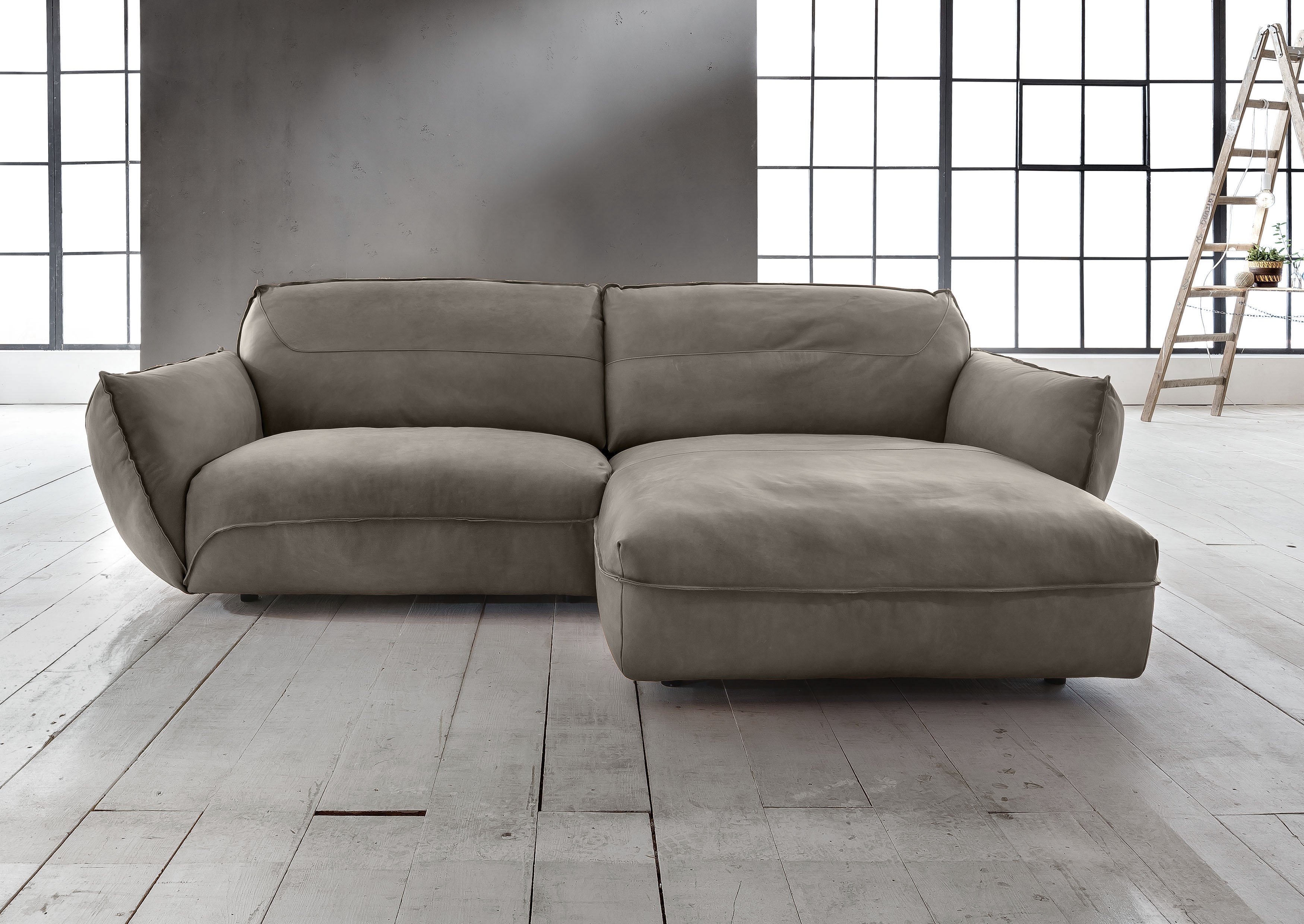 Ecksofa BETYPE "Be Type Be Chilled, Mega Sofa, Bezug: hochwertiges Anilinleder, L-Form", grau (steel), B:280cm H:85cm T:180cm, AnilinLEDER Pallino gewachst (echtes Rindsleder) Das von südamerikanischen Rindern stammende Anilinleder wird in Fässern gefärbt