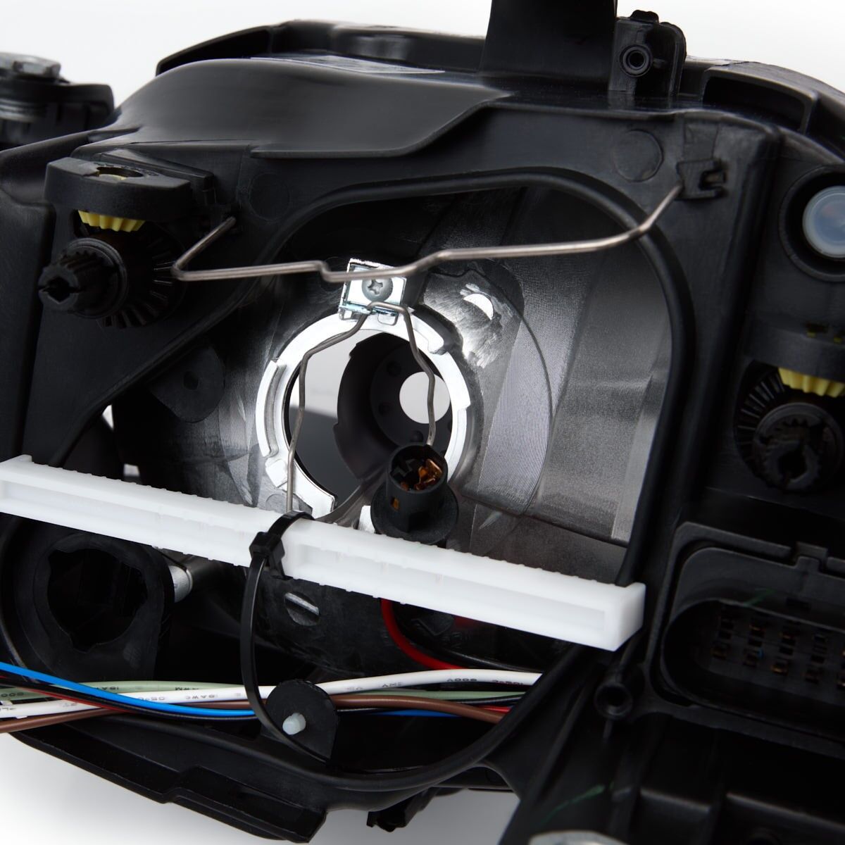 TYC 20-14371-15-2 Headlight