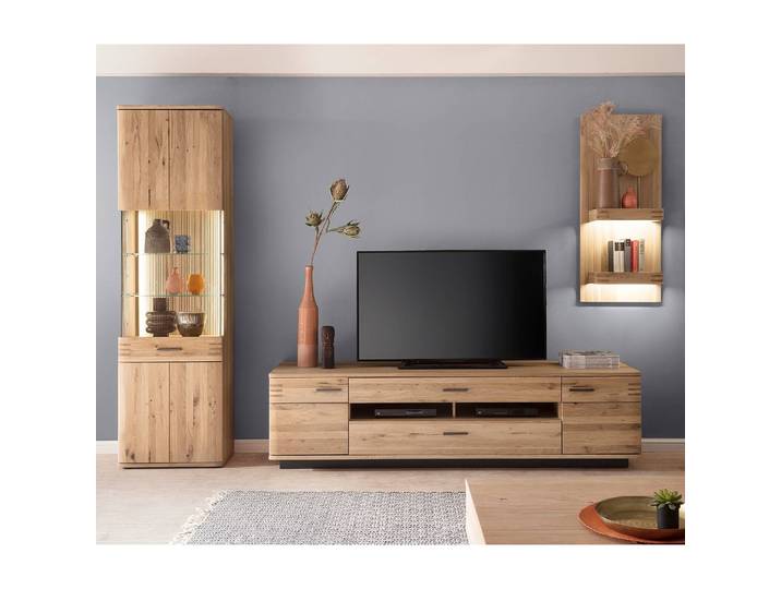 Wohnwand I 3-teilig Front: Massivholz Eiche, geölt Korpus: Spanplatte, furniert & geölt Rückwand: HDF Hochdichte Holzfaserplatte , foliert