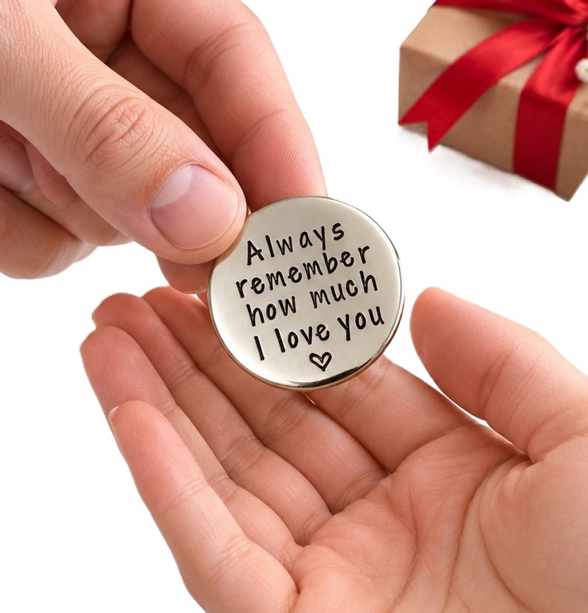 Always Remember How Much I Love You Pocket Token – Zilverkleurig – 30 mm – Titanium Staal – Liefdesmunt met Hartje