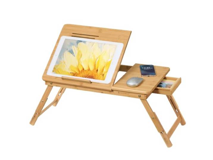 SONGMICS Table de Lit Pliable\, Angle et Hauteur Réglables\, 55 x 35 cm Table pour Ordinateur Portable Jusqu’à 15\,6 Pouces\, en Bambou\, avec Tiroir\, Bambou Clair\, BAMBOU\, LLD002