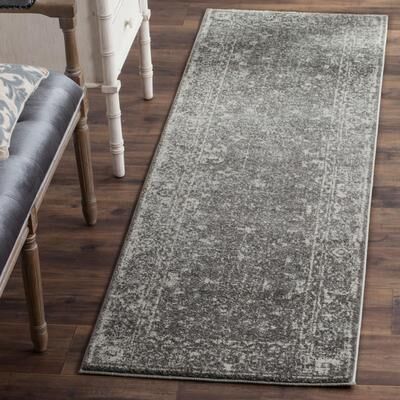 SAFAVIEH Evoke Adele Vintage Oriental Distressed Rug
