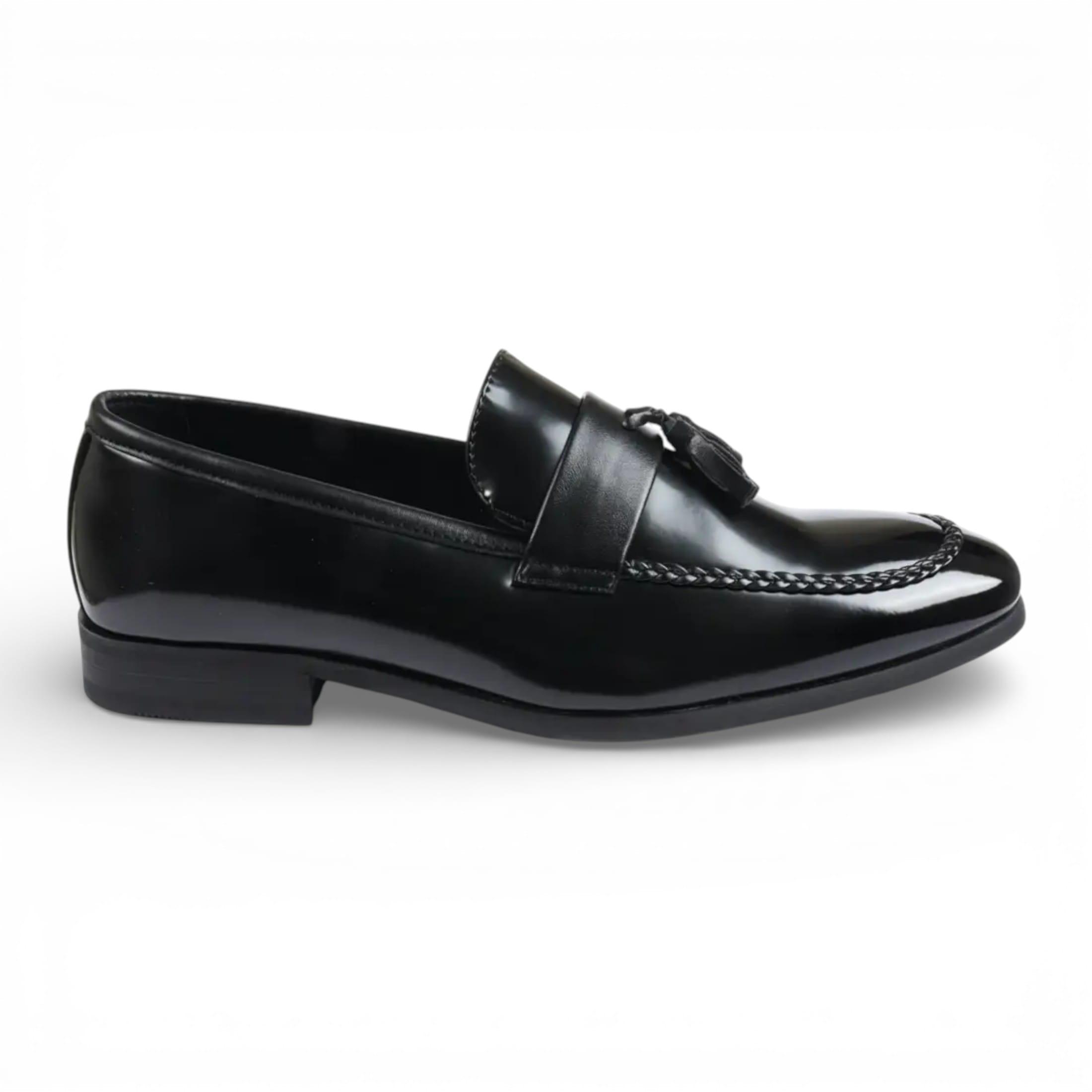 Schwarze Herren-Slipper aus hochglänzendem Lackleder mit Quasten