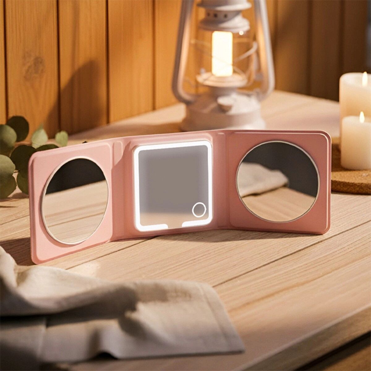INF Wiederaufladbarer dreifach faltbarer LED-Schminkspiegel mit Touch-Stufenlosdimmung, PU-Leder-Finish und Type-C-Ladung - Pink