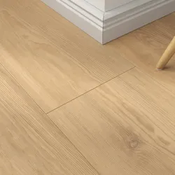 Laminat Pinie natur – inkl. Dämmung & Fußleisten