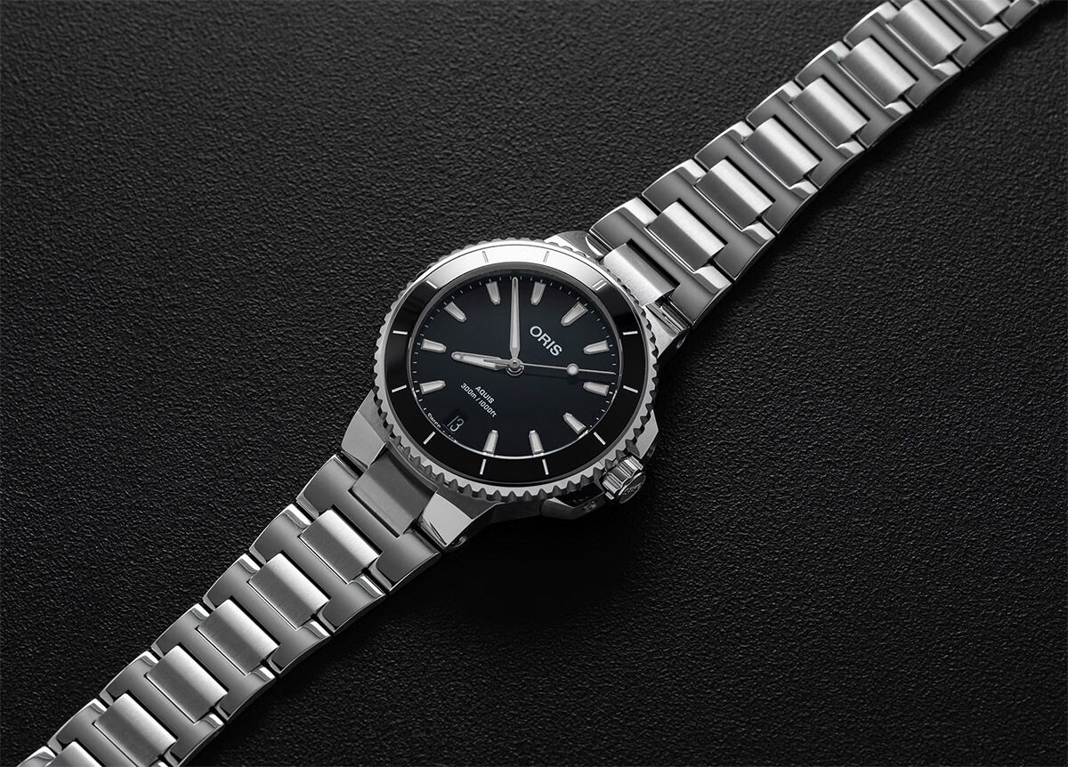 Oris Aquis Date 01-733-7792-4154-07-8-19-05P