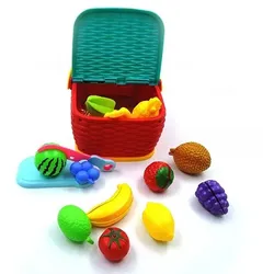 Picknickkorb mit aufschneidbarem Obst
