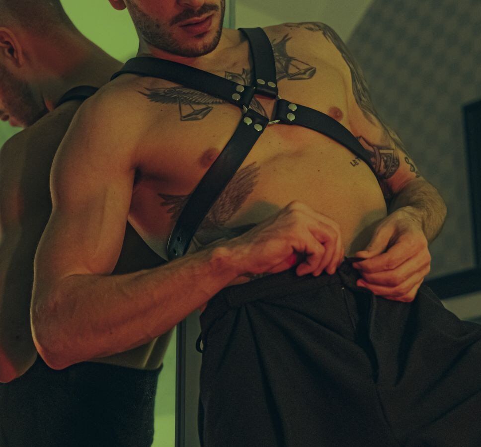The Sinners Harnais buste en cuir noir homme en X