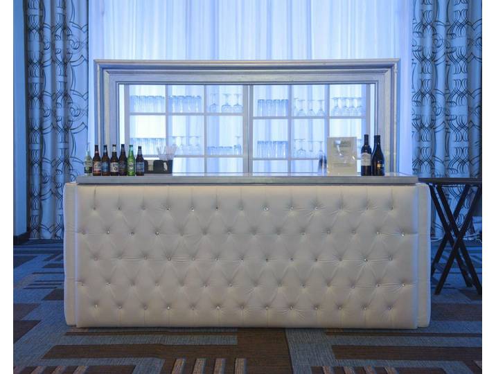 JVmoebel Bar-Set Gepolsterte Wandverkleidung aus hochwertigem Material für Barbereich, (Bar (Massanfertigung), Made in Europa