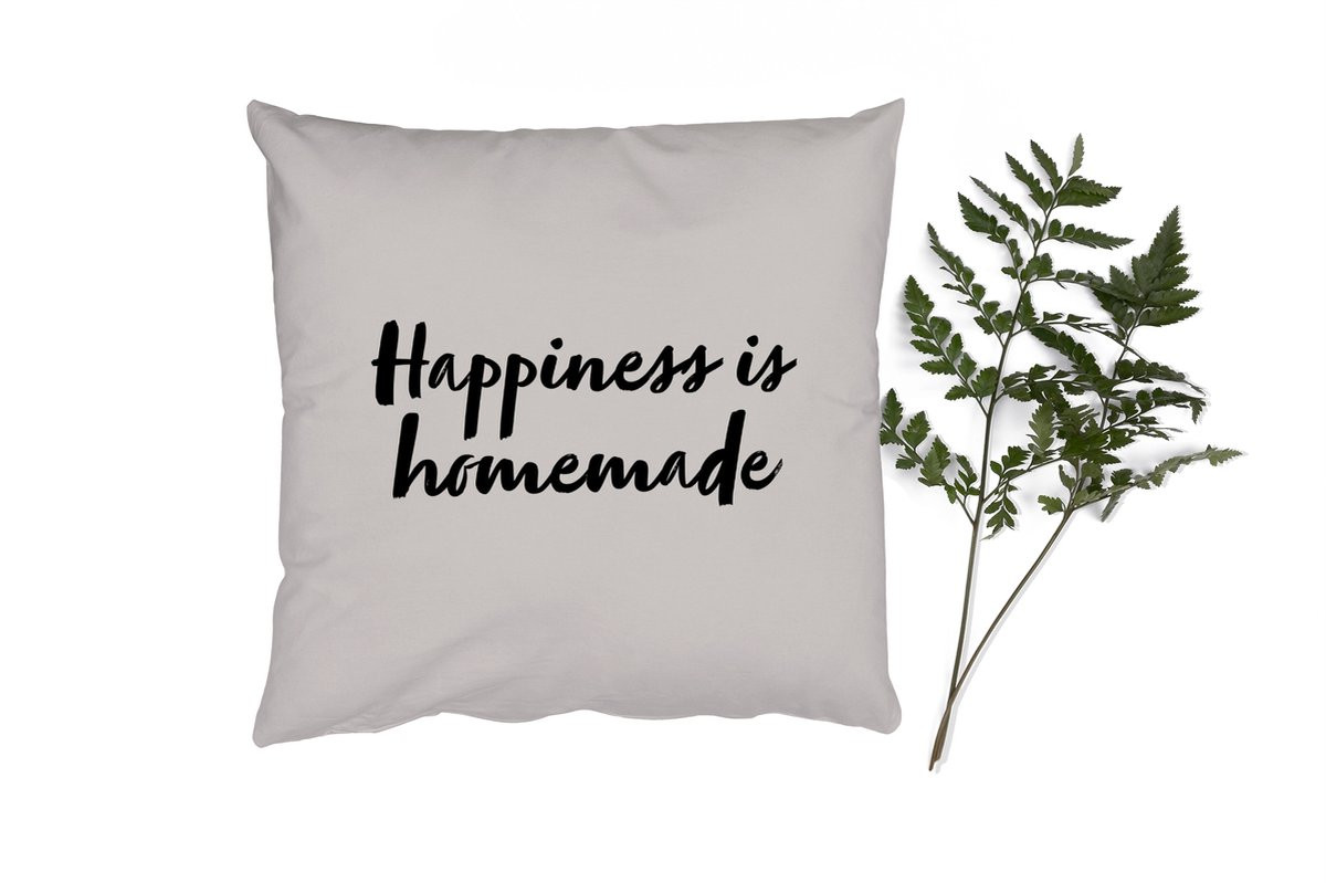 Sierkussen Happiness is homemade met quote - 60 x 60 cm